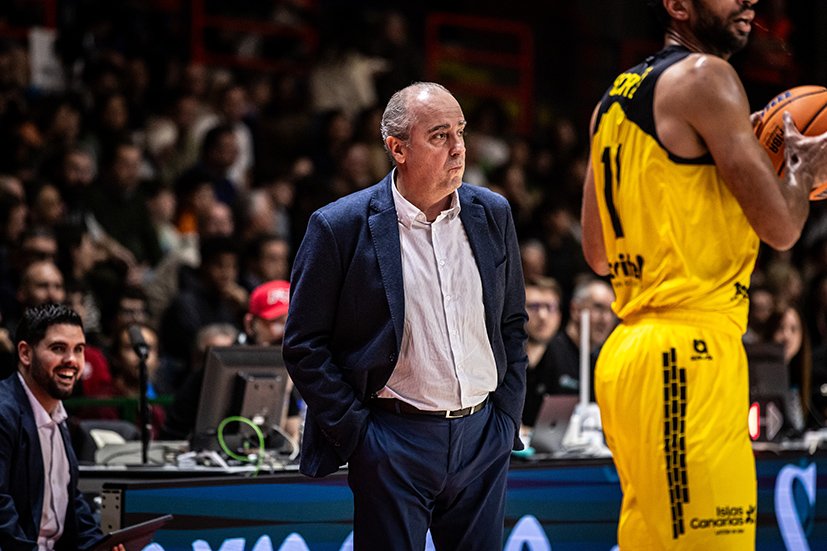 Vidorreta en el partido de Italia cona derthona (BCL)