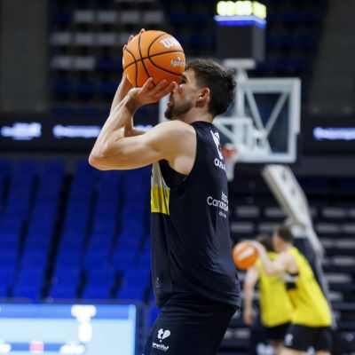 Wes van Beck en el entrenamiento (CB Canarias)