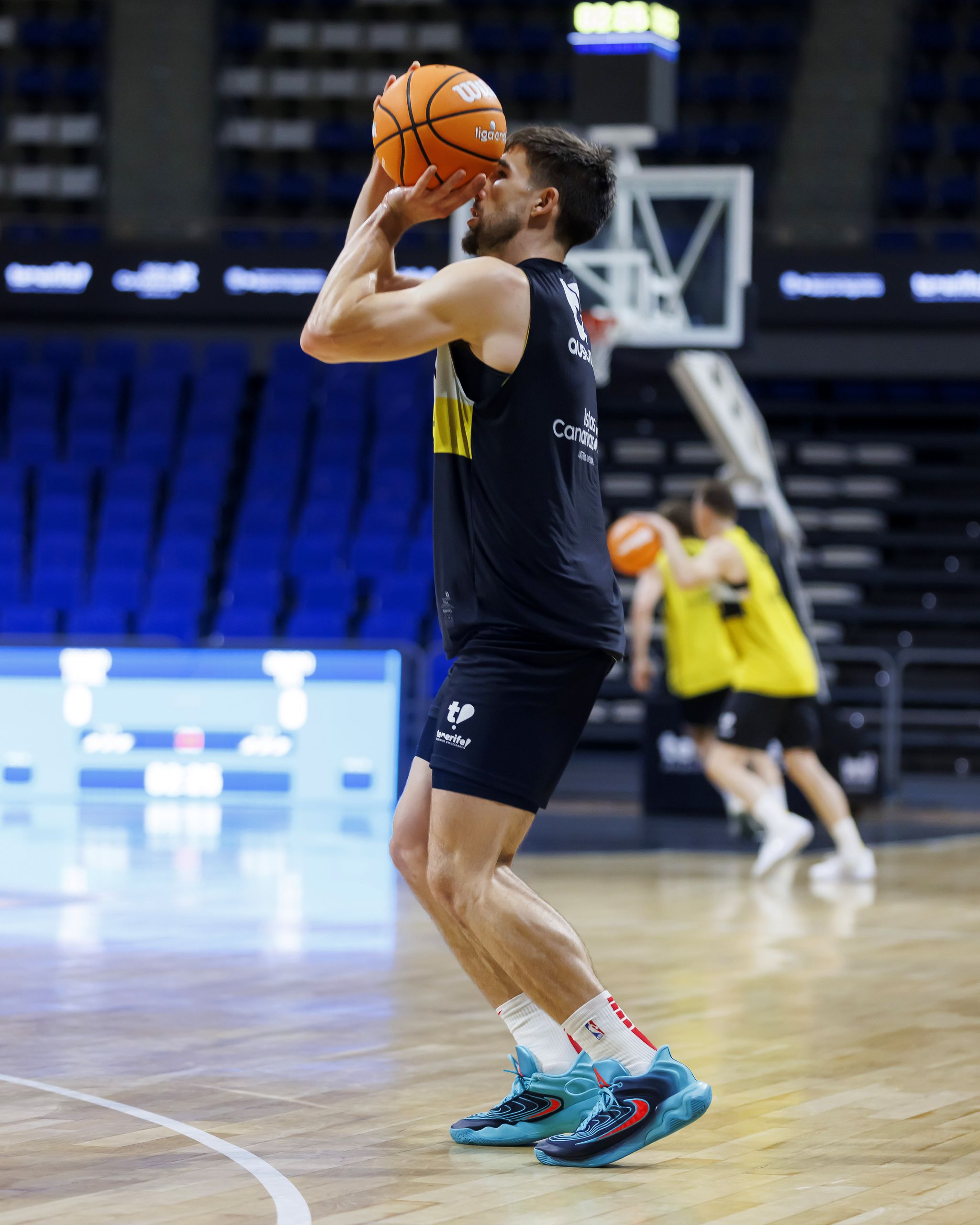 Wes van Beck en el entrenamiento (CB Canarias)