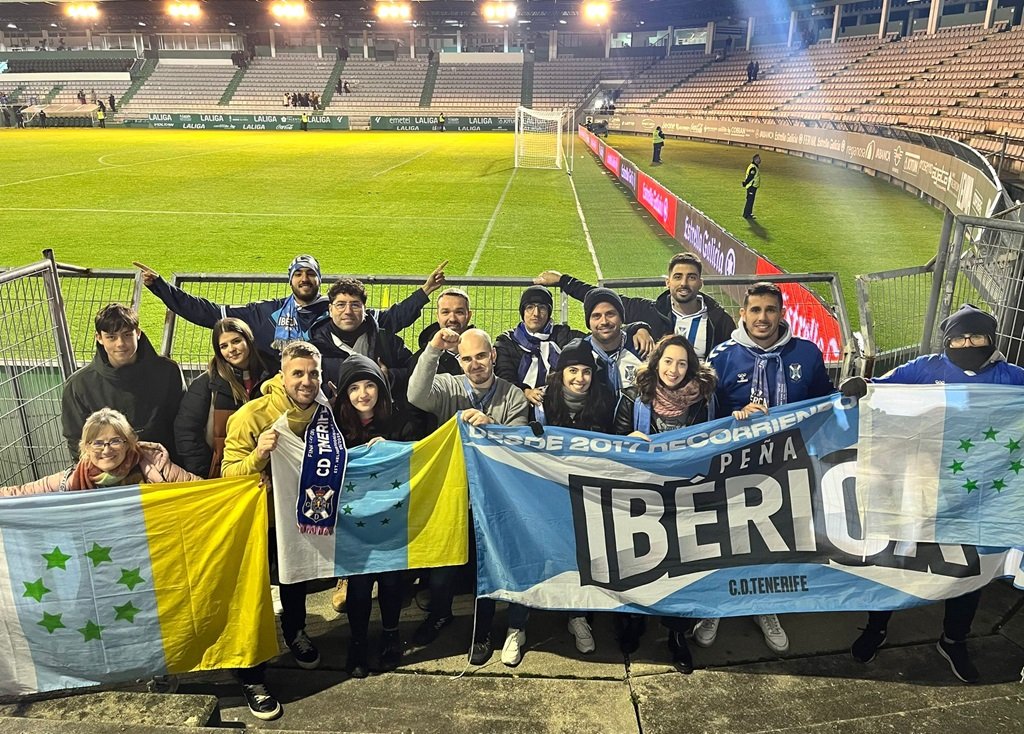 La Peña Ibérica en el desplazamiento a A Malata (CEDIDA).
