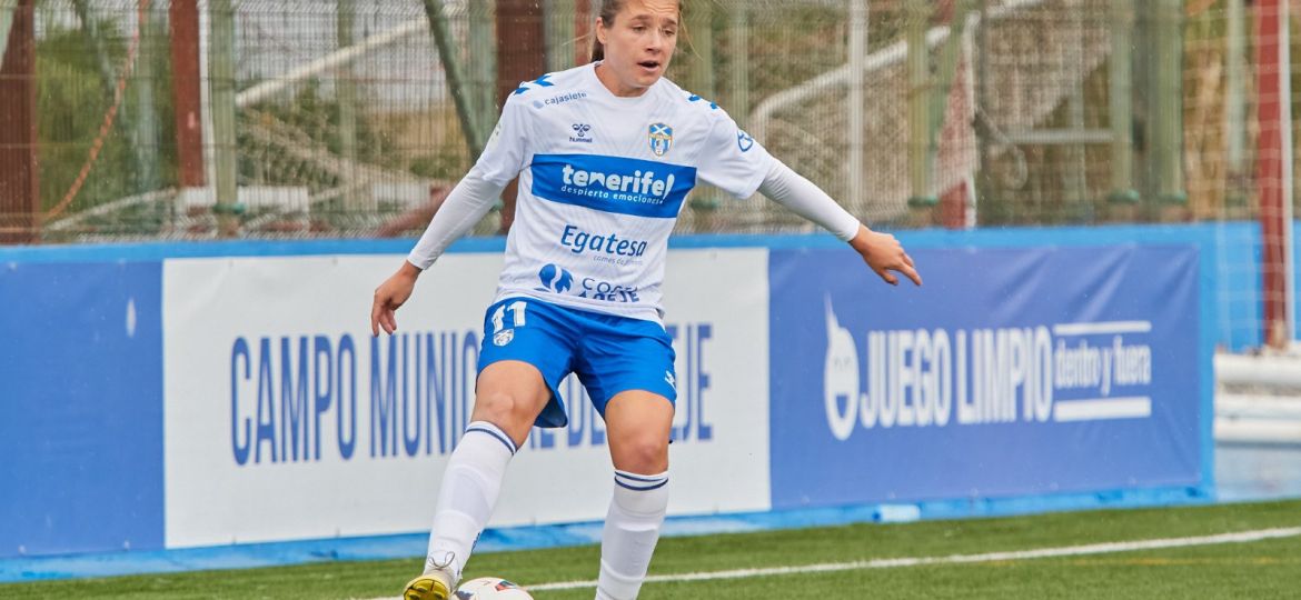 Aleksandra Zaremba durante un encuentro esta temporada. (CEDIDA)