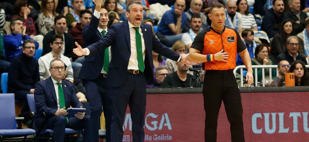 El técnico de Unicaja Málaga durante la semifinal ante La Laguna Tenerife (ACB Media)