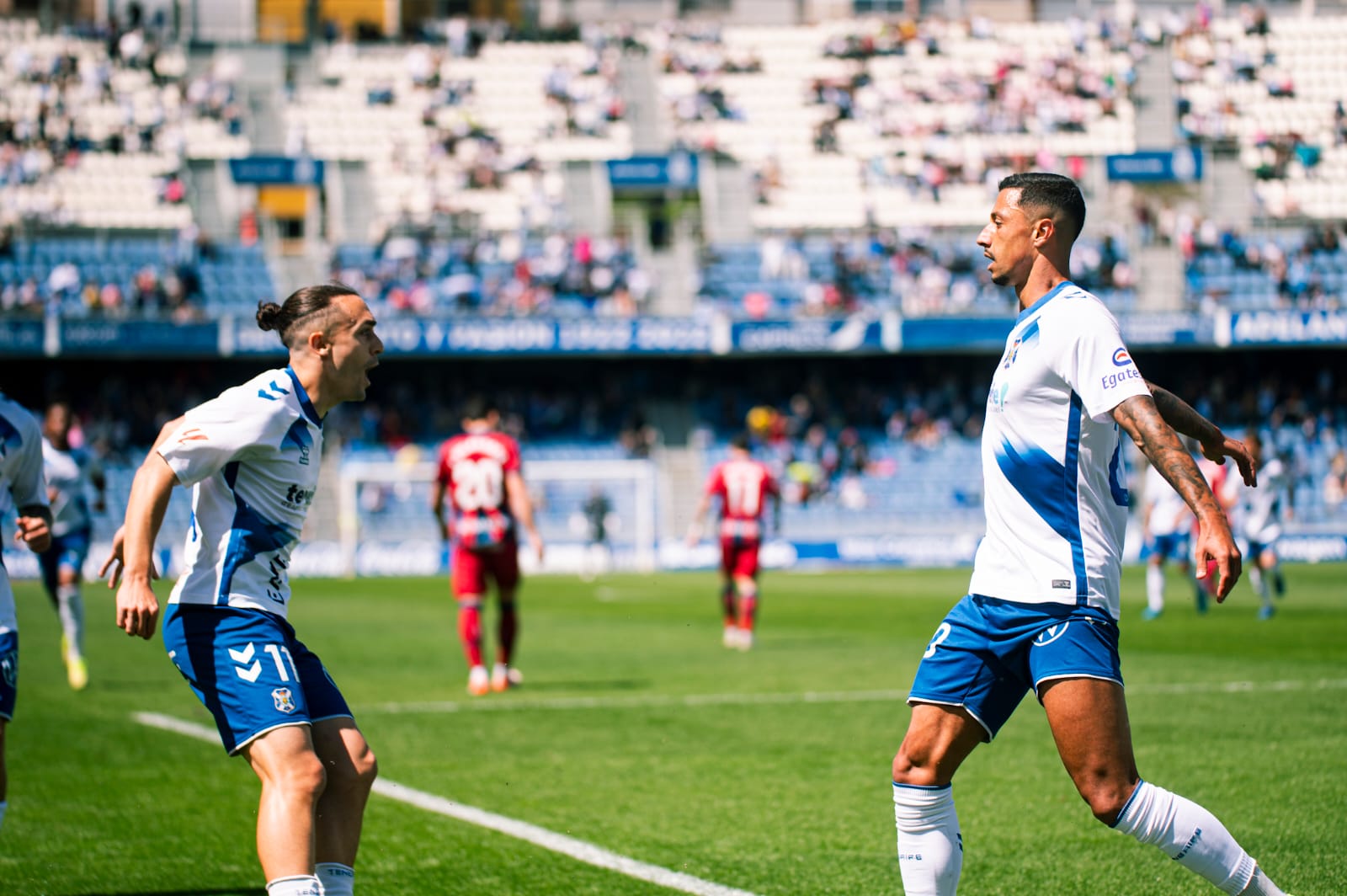 Maikel Mesa y Luismi Cruz celebran juntos un gol (CD TENERIFE/SAN ACOSTA).