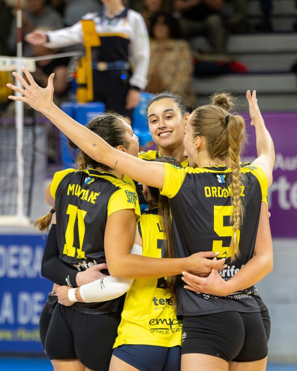 Las jugadoras del Fedes Ascensores La Laguna, celebrando (CEDIDA).