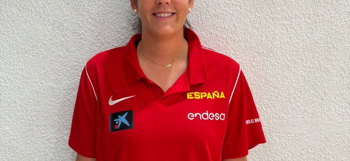 Paula Sánchez con el polo nacional (CEDIDA)