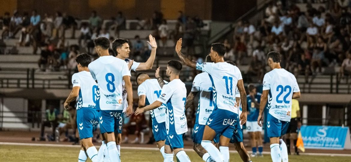 Celebración de los jugadores del Tenerife tras marcar un gol (CEDIDA)