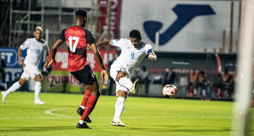 Choco Lozano, en un partido con Honduras (@CHOCO.LOZANO9).
