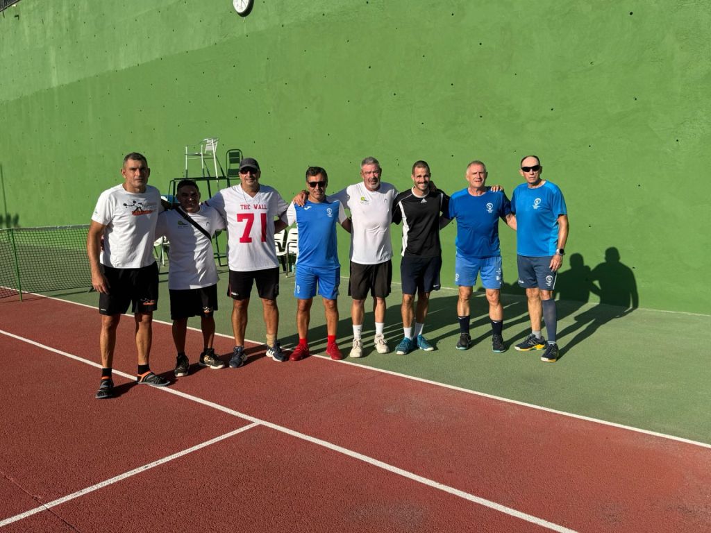 El equipo de veteranos +35. (CÍRCULO DE AMISTAD XII DE ENERO)