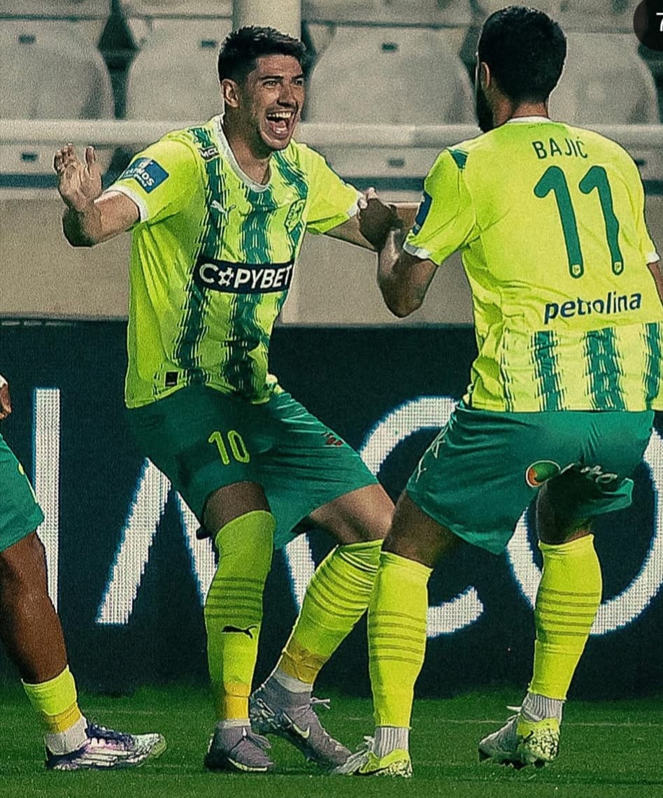 Waldo celebra un gol (@AEKLARNACA).