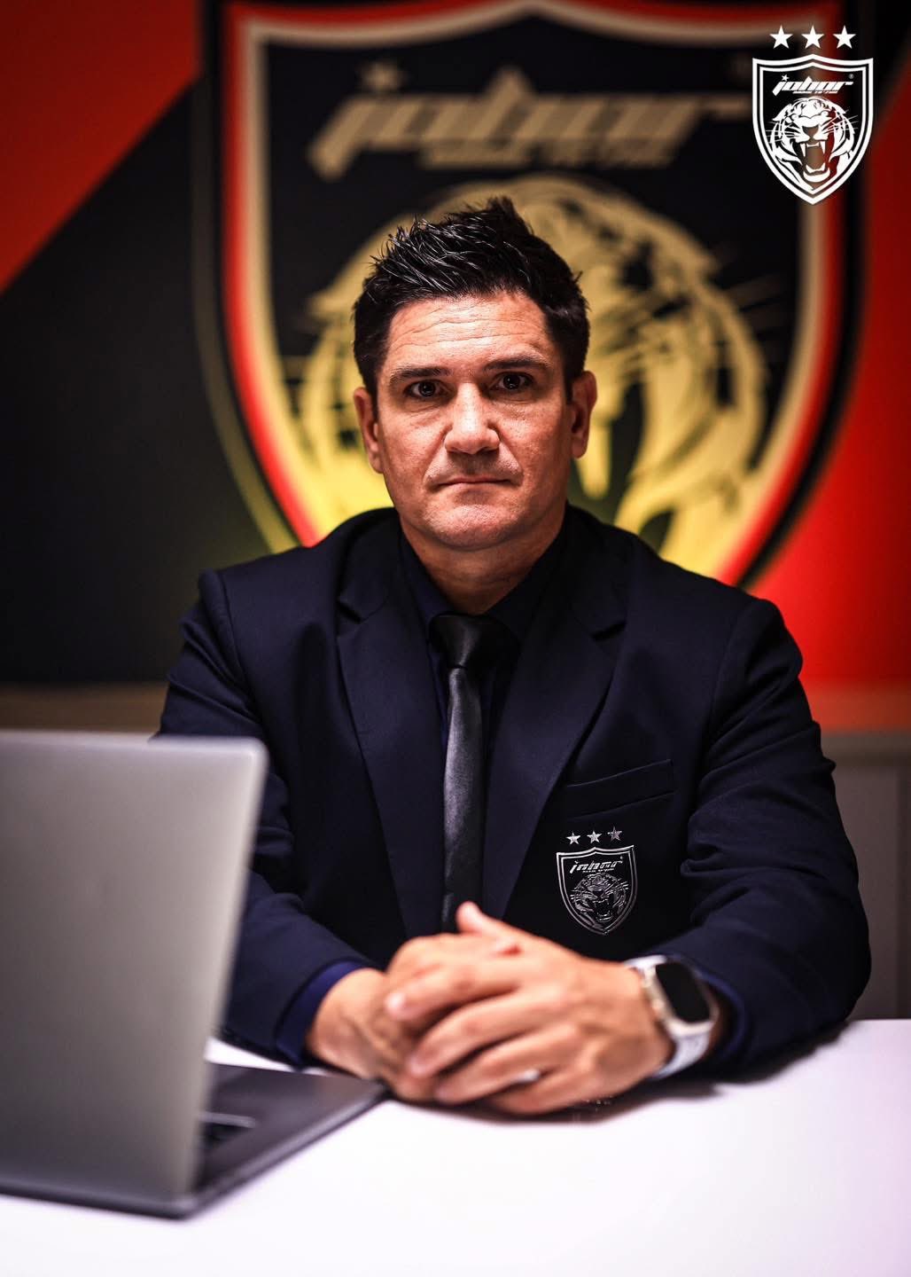 Xisco Muñoz (@OfficialJohor).