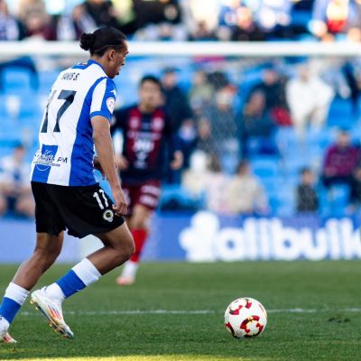 Yanis Senhadji durante su debut en el Rico Pérez (@cfhercules)