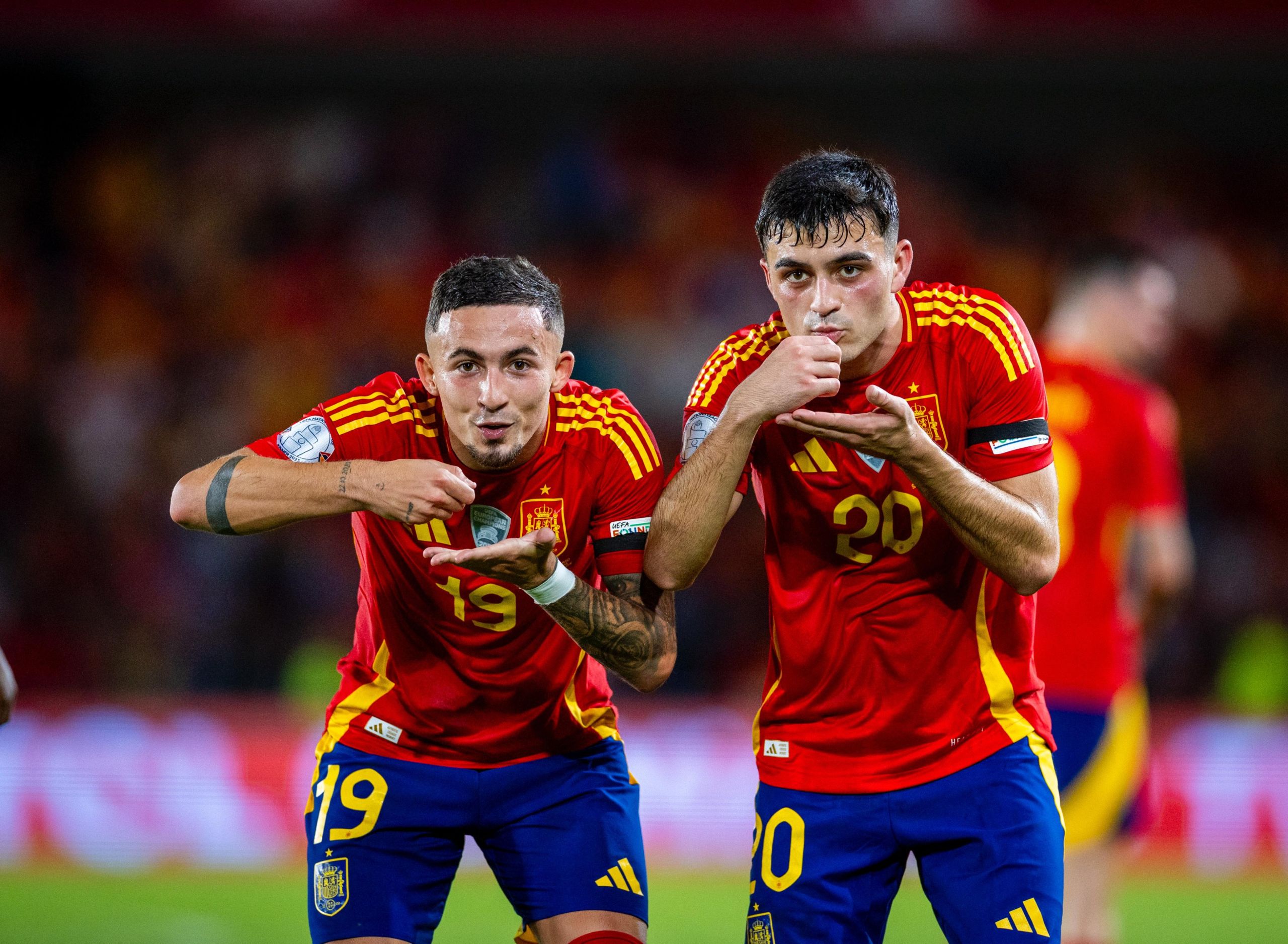 Yeremy y Pedri celebran el 1-0 en el Heliodoro (@SEFUTBOL).