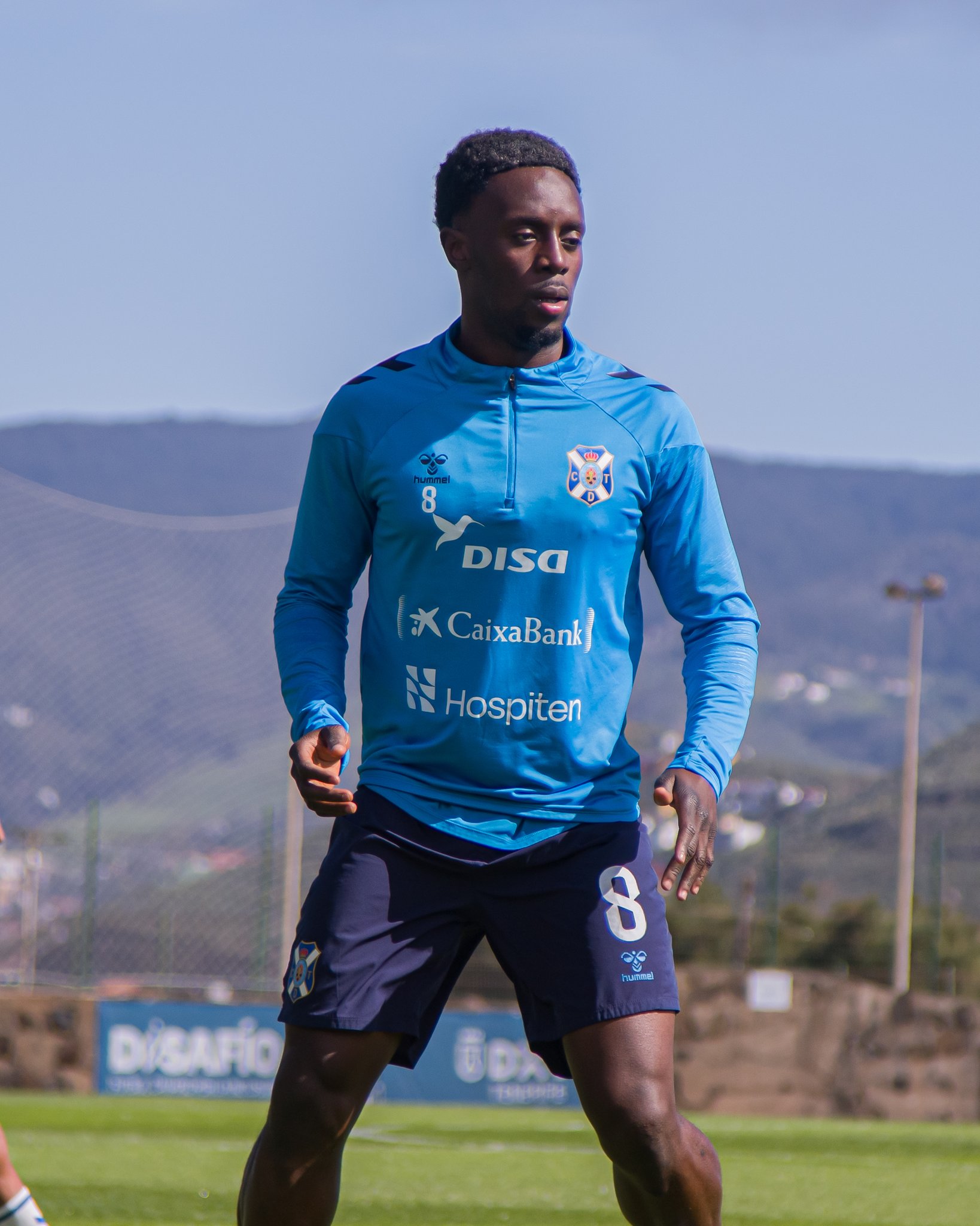 Yussi Diarra entrenando en la Ciudad Deportiva (CD Tenerife)