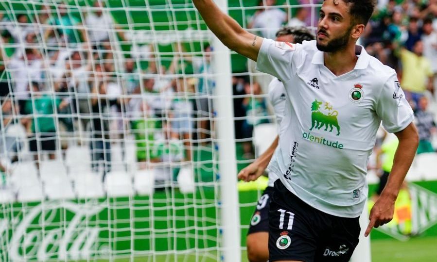 Andrés Martín celebra su primer gol con el Racing (LA LIGA)