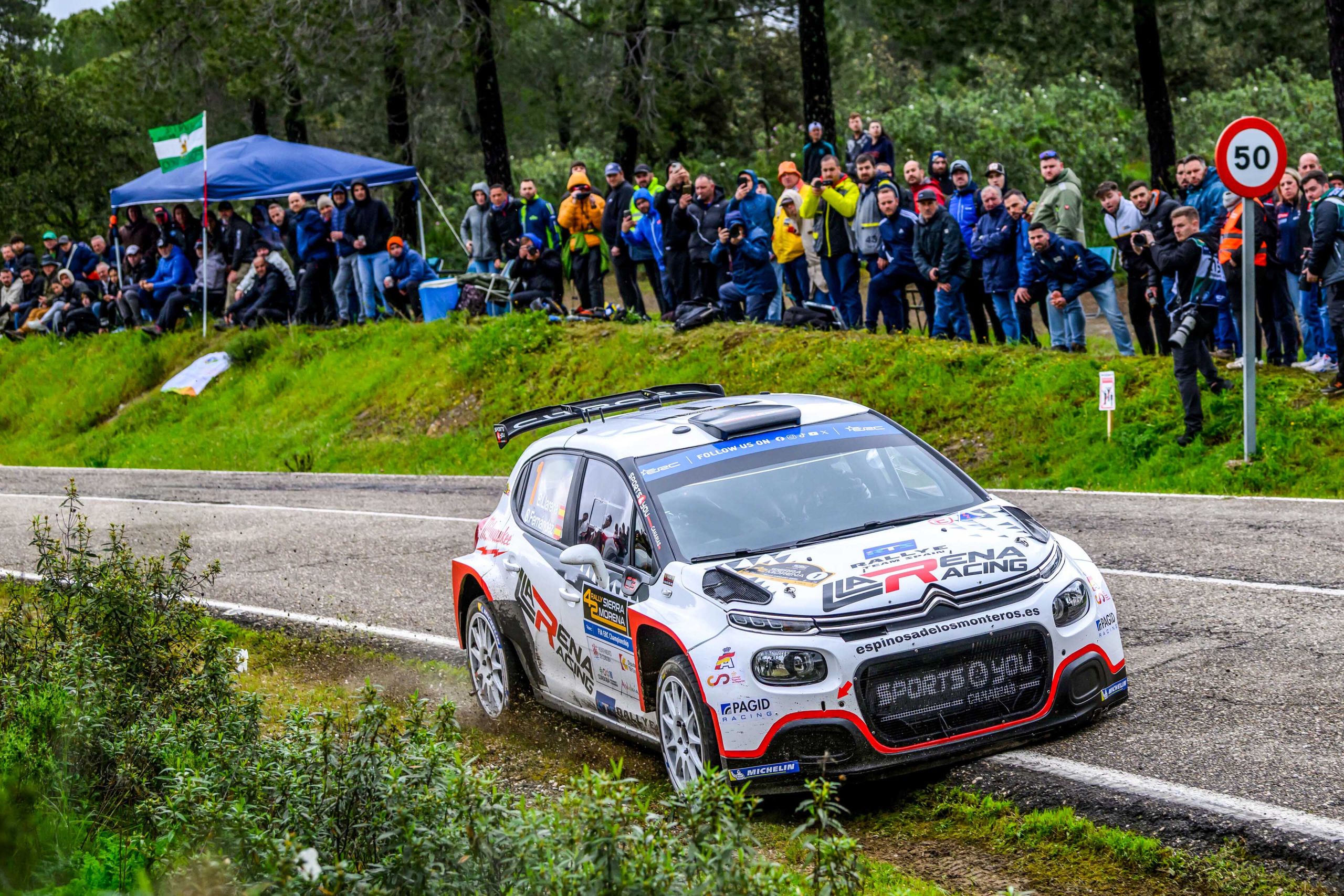 Efrén Llarena y Sara Fernández, con un Citroën C3 Rally2 (CEDIDA)