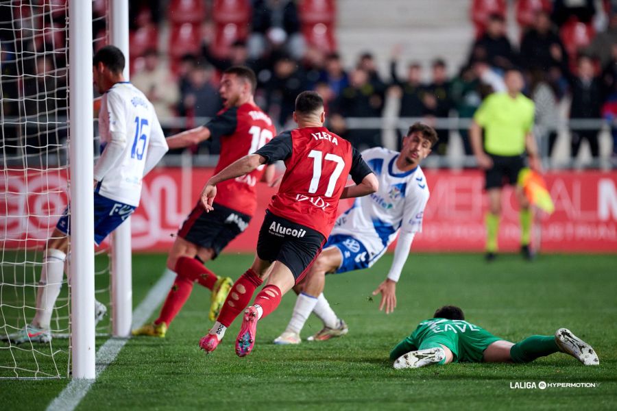 Celebración del primer gol en Anduva (LALIGA).
