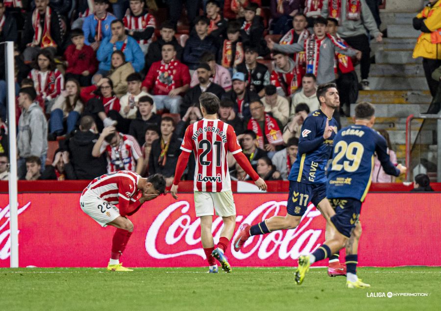 Waldo celebrando su gol ante el Sporting (LaLiga)