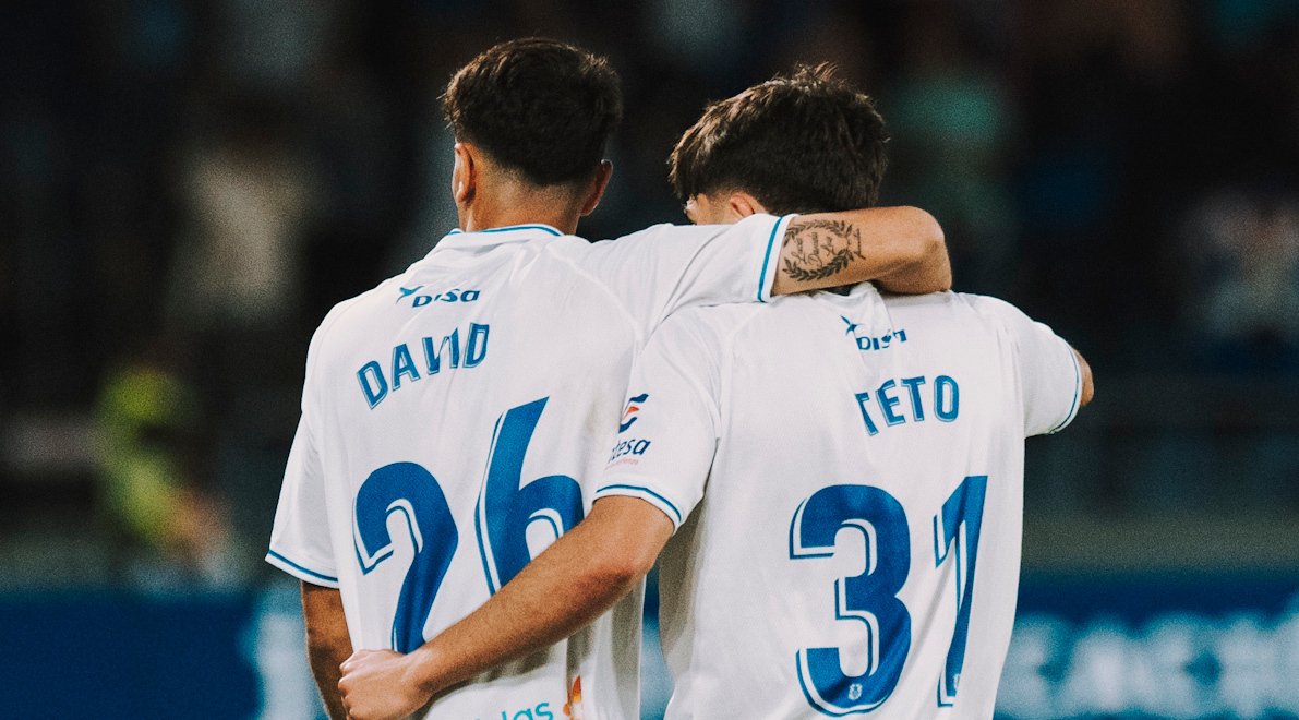 David Rodríguez y Teto celebran un gol (@davidrguezramos_)