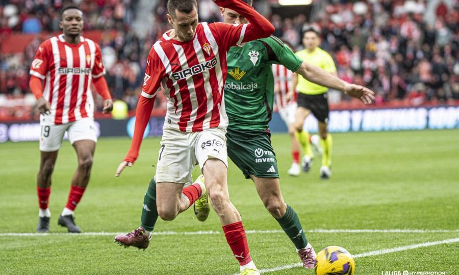 Dubasin en un lance del juego ante el Albacete (LaLiga)