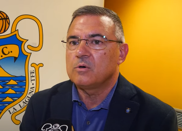 Félix Hernández haciendo declaraciones a los medios de comunicación (CB CANARIAS)