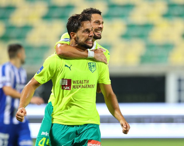 Fran Sol celebrando un gol en Chipre (@fran_sol9)