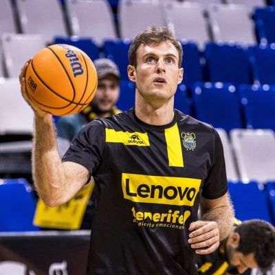 Tim Abromaitis durante un calentamiento (BCL)