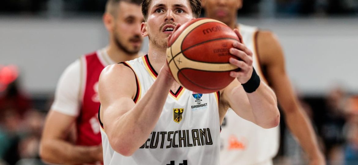David Krämer en un lance del juego (Eurobasket)