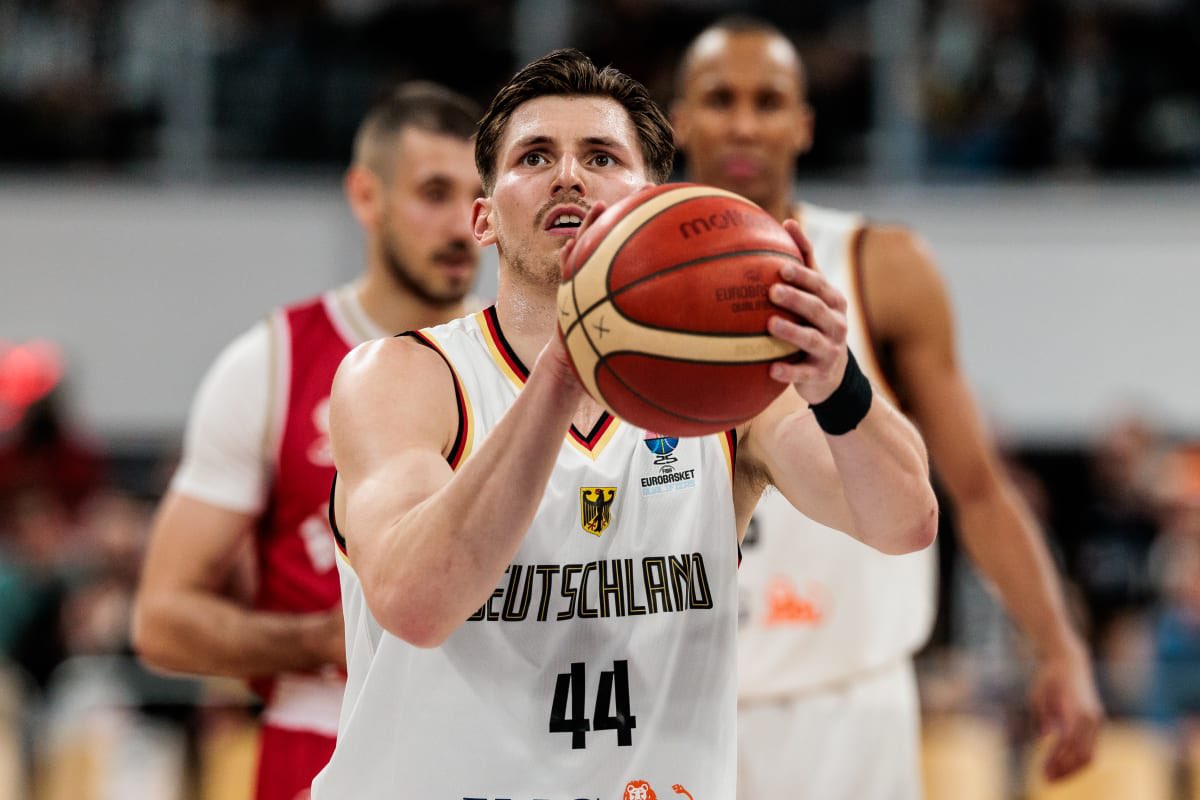 David Krämer en un lance del juego (Eurobasket)