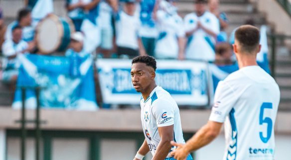 landauzu|Anthony Landázuri en pretemporada (CD Tenerife)
