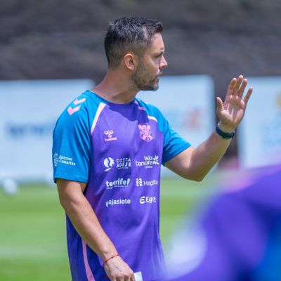 Eder Maestre en un entrenamiento (CD TENERIFE FEMENINO)