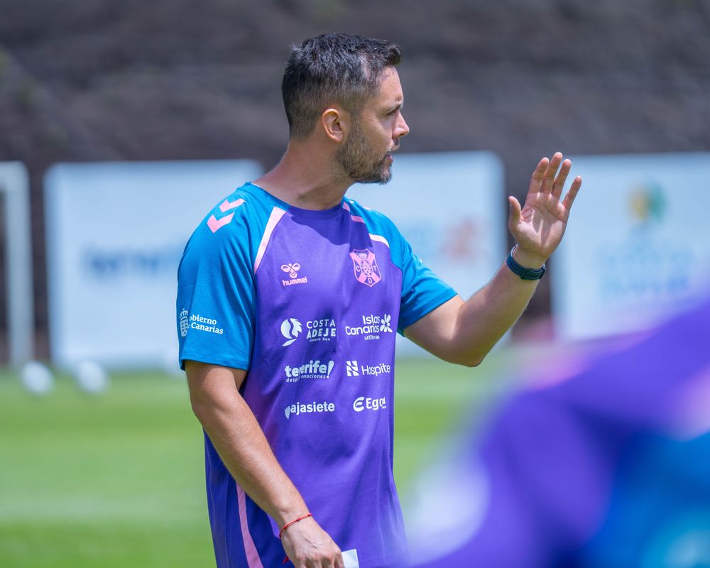 Eder Maestre en un entrenamiento (CD TENERIFE FEMENINO)