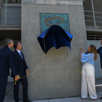 placa conmemorativa Heliodoro|GwtI2zZWcAAwtx2