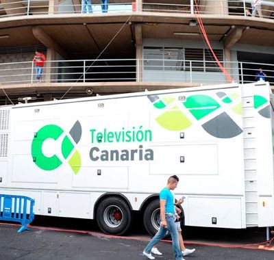 Unidad móvil de televisión en el Heliodoro. (RTVC)
