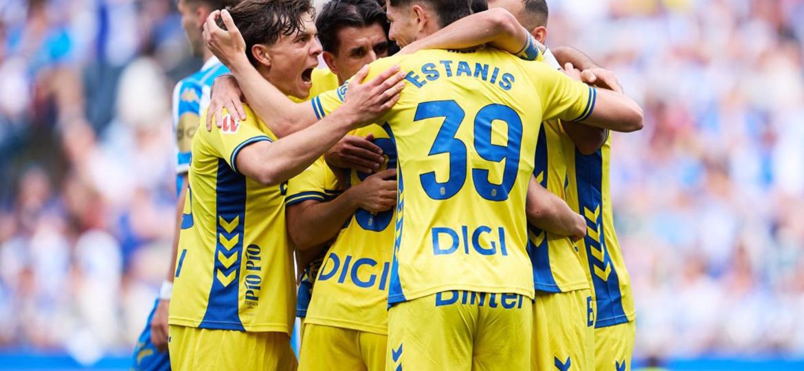 Los jugadores de la UD celebran uno de los goles (UDLP.ES).