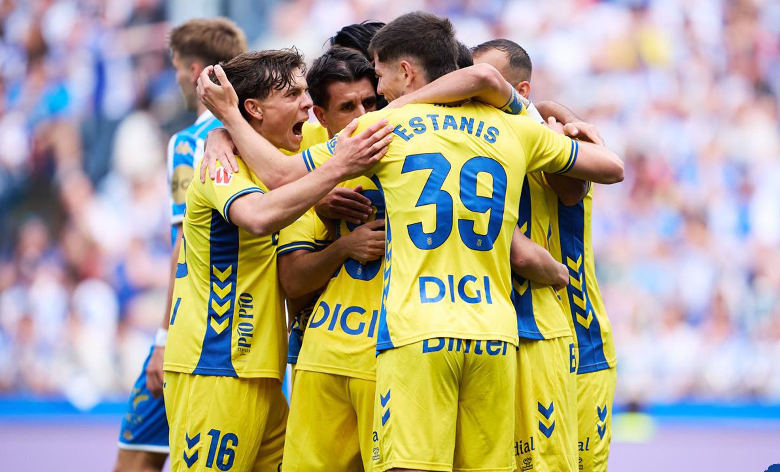 Los jugadores de la UD celebran uno de los goles (UDLP.ES).
