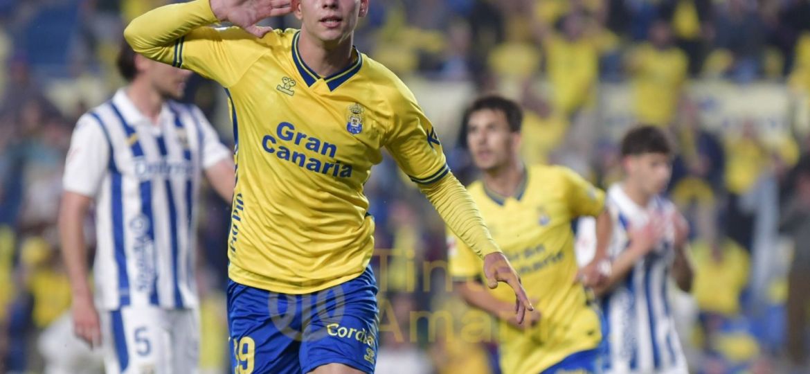 Pedrola celebra el 1-0 (TINTAAMARILLA.ES).