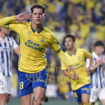 Pedrola celebra el 1-0 (TINTAAMARILLA.ES).