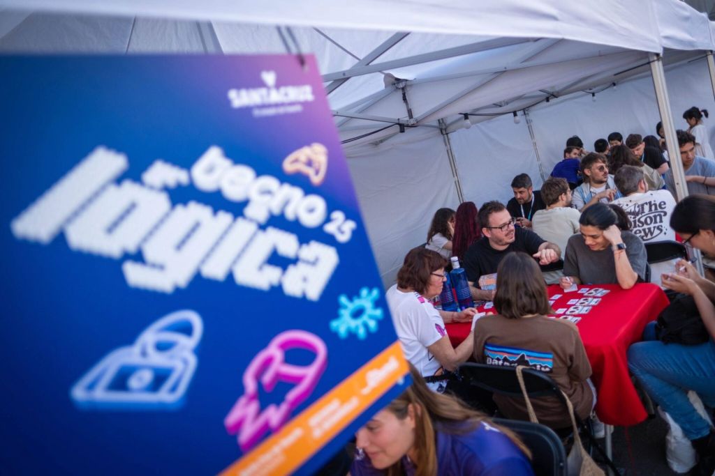 260515-TecnoPlay-y-TecnoHack-protagonizan-el-fin-de-semana-de-Tecnologica-Santa-Cruz-2-2048x1365