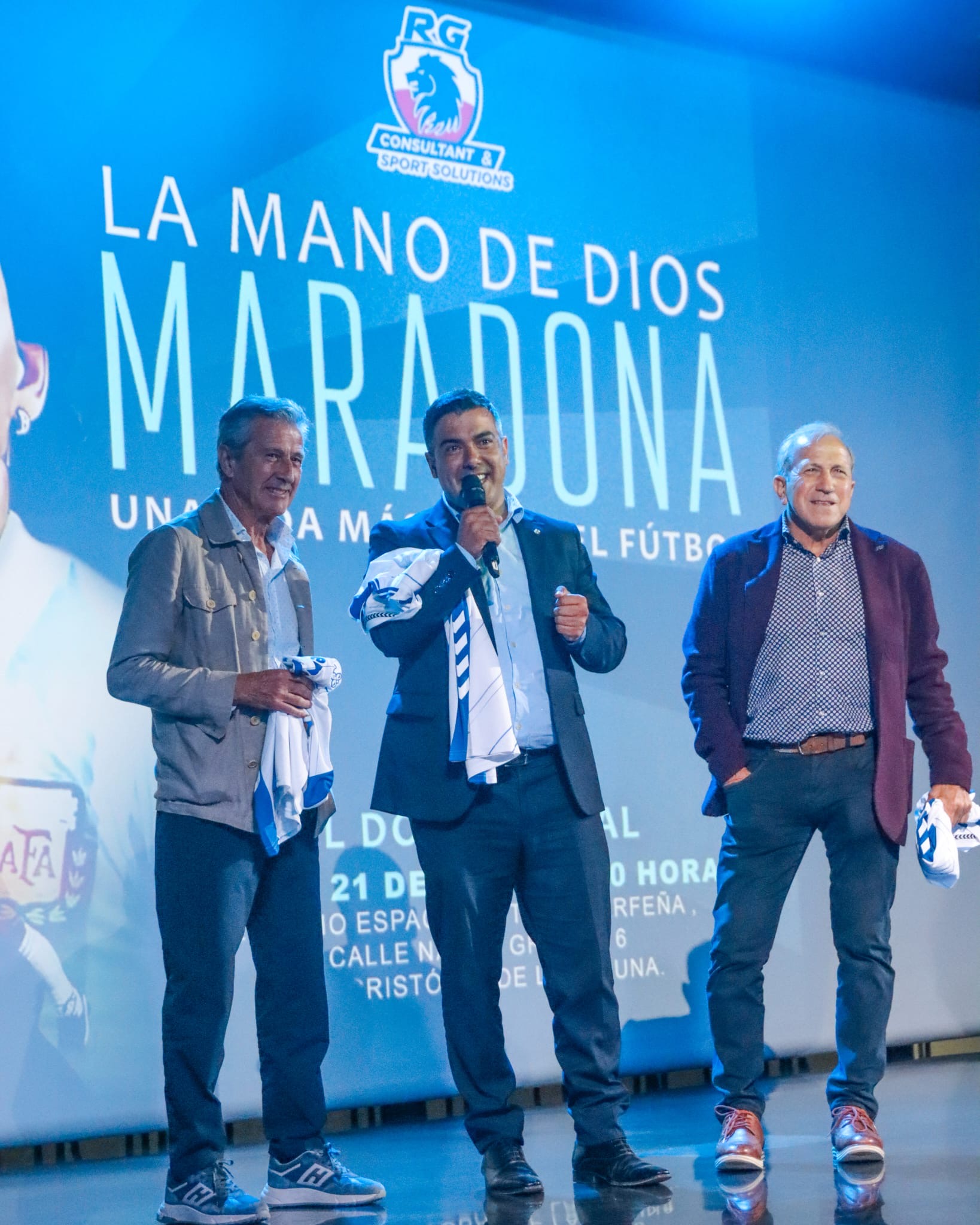 Rayco García junto a Picho Alonso y Víctor Muñoz (CD Tenerife)