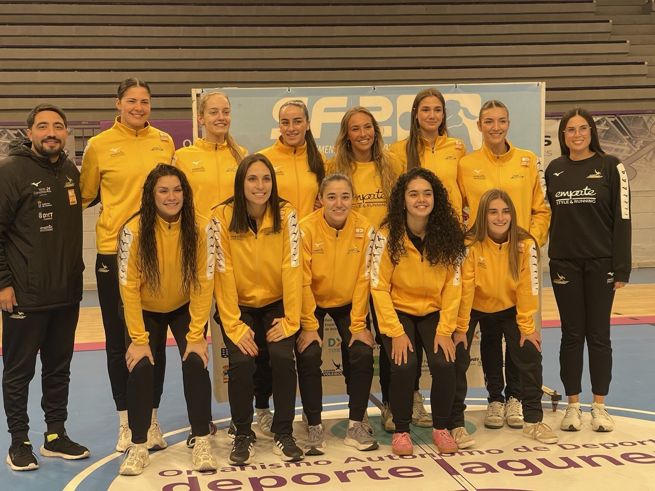 Plantilla aurinegra antes de viajar a la Copa (CEDIDA)