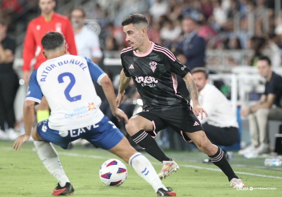 Un momento del partido entre CD Tenerife y Albacete BP esta temporada en el Heliodoro (LA LIGA)