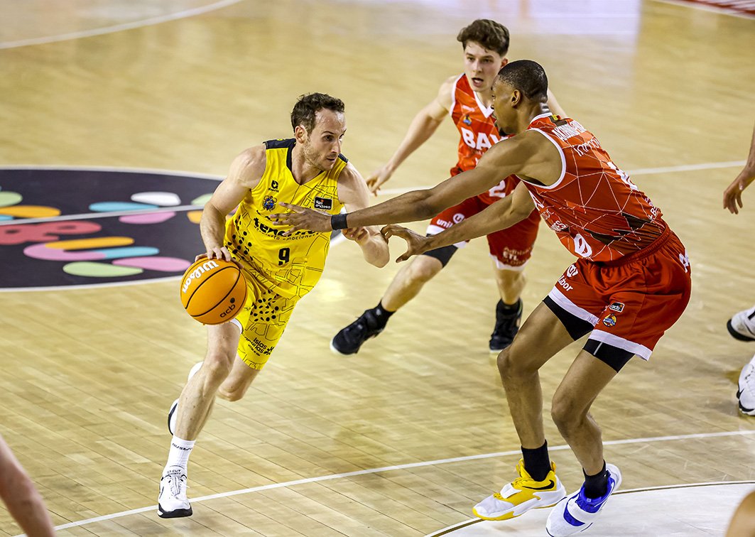 Huertas, en una acción del partido ( Joaquim Alberch / ACB MEDIA).