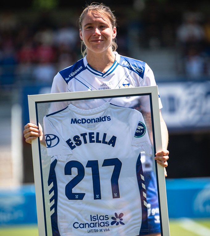 María Estella, en su despedida (CD TENERIFE FEMENINO).