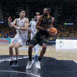 Acción de un La Laguna Tenerife- Burgos (CB CANARIAS)