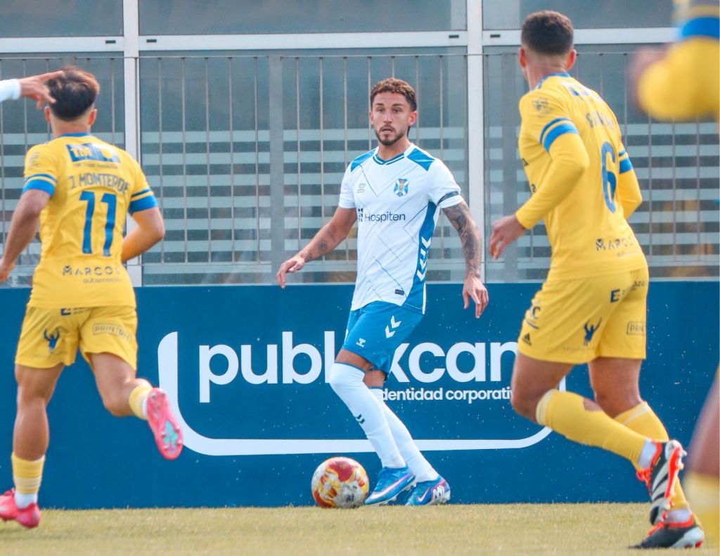 Acción del Tenerife B- Orihuela (CD TENERIFE)
