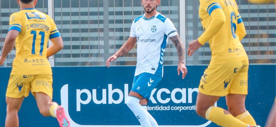 Acción del Tenerife B- Orihuela (CD TENERIFE)