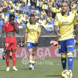 Acción del partido entre Las Palmas y Getafe (TINTAAMARILLA.ES)