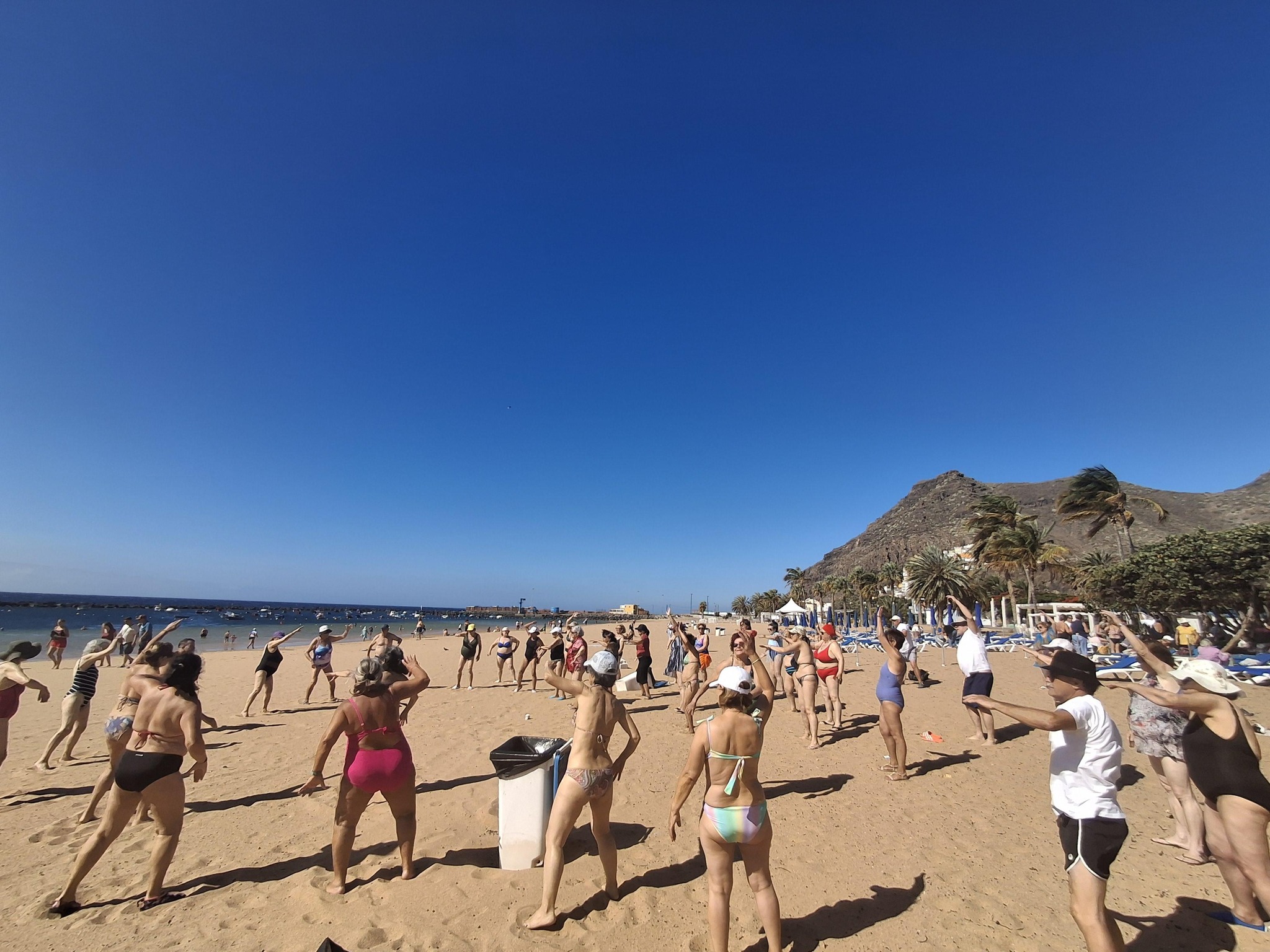 Actividades en una playa (LA OROTAVA)