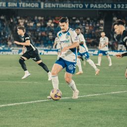 Adrián Guerrero contra el Elche (@CDTOficial)