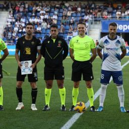 Aitor Sanz antes del partido (LA LIGA)